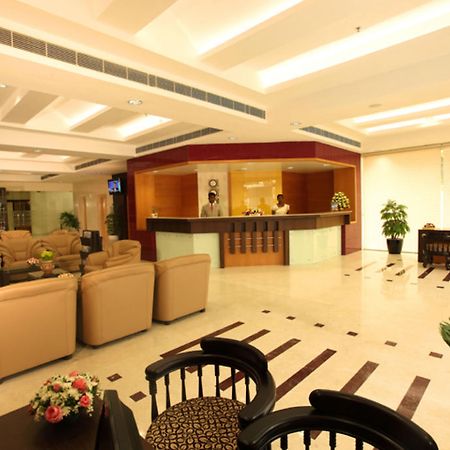 Hotel Airlink Castle Nedumbassery Esterno foto