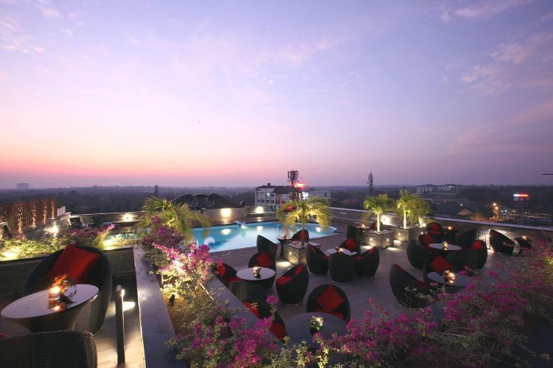 Hotel Airlink Castle Nedumbassery Esterno foto