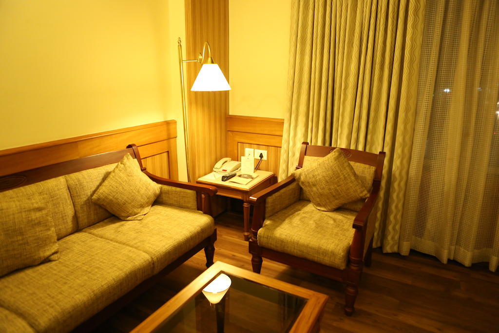 Hotel Airlink Castle Nedumbassery Esterno foto