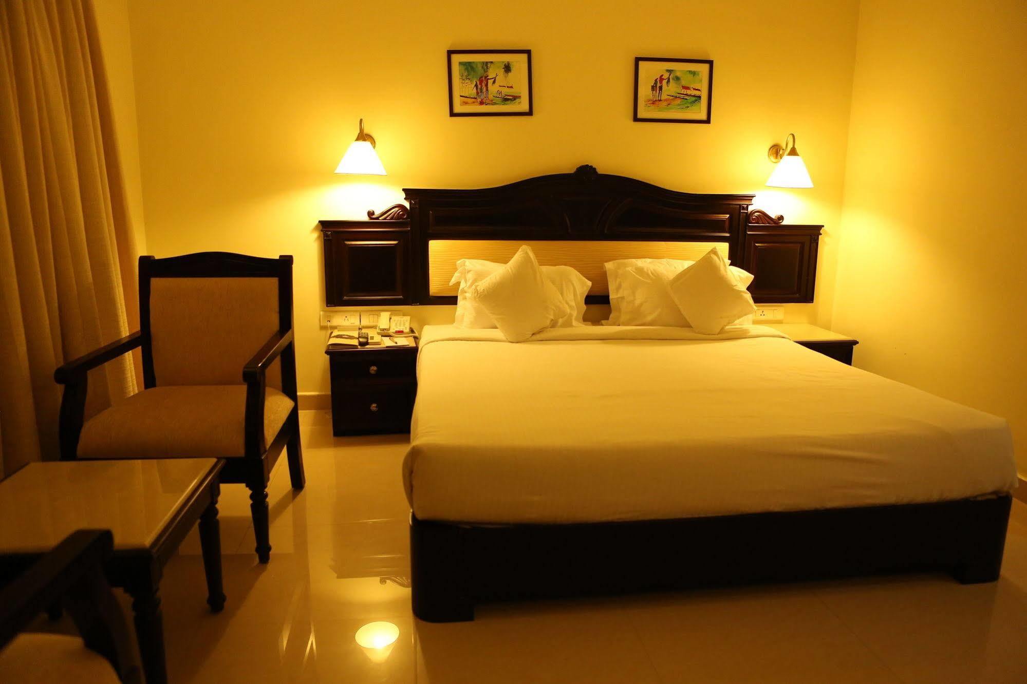Hotel Airlink Castle Nedumbassery Esterno foto