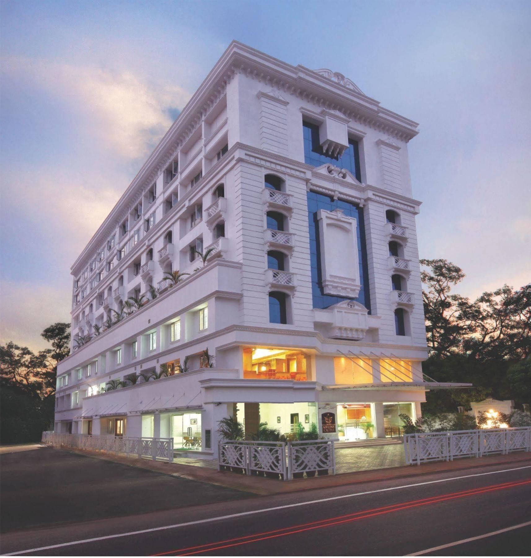 Hotel Airlink Castle Nedumbassery Esterno foto