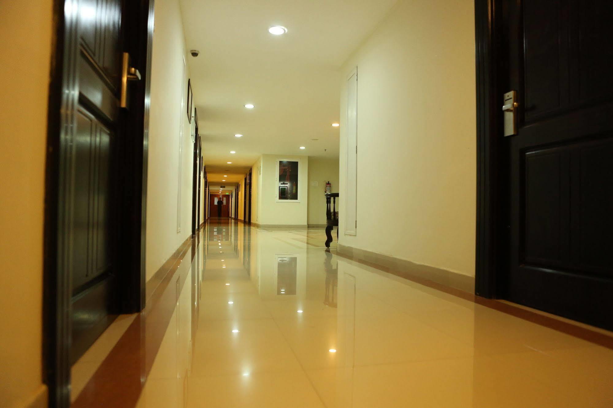 Hotel Airlink Castle Nedumbassery Esterno foto