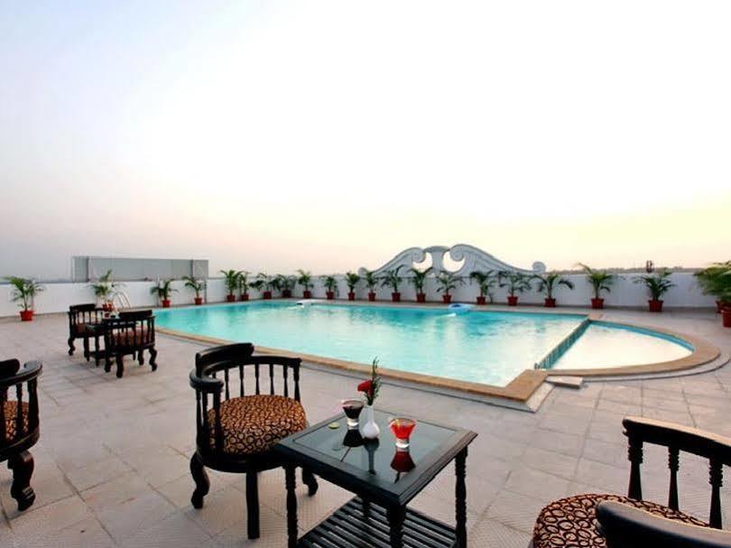 Hotel Airlink Castle Nedumbassery Esterno foto