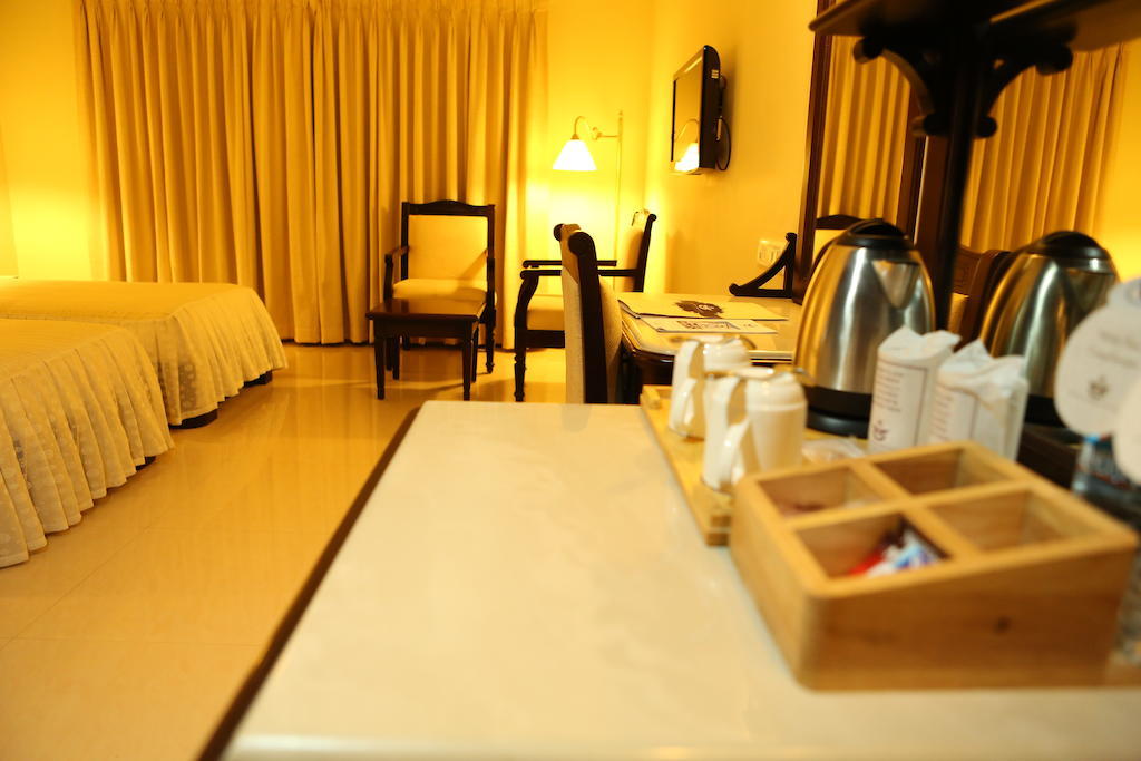 Hotel Airlink Castle Nedumbassery Esterno foto