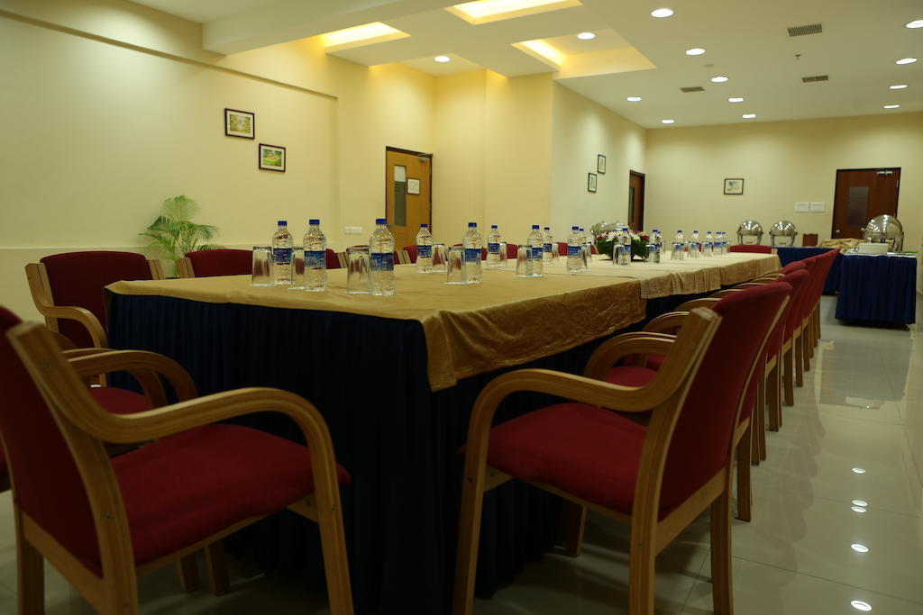 Hotel Airlink Castle Nedumbassery Esterno foto
